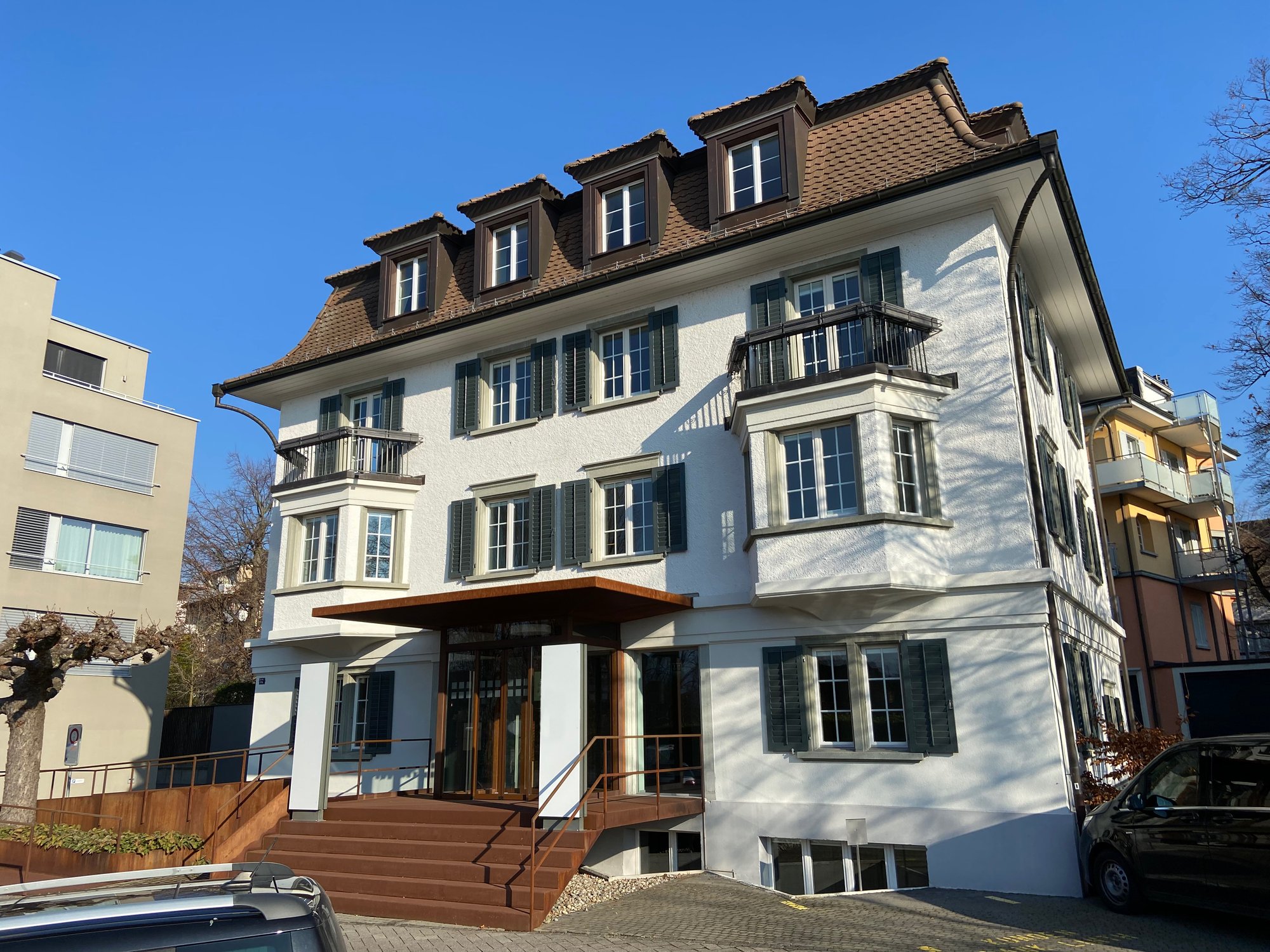 ErlenbachGebäudeAussenansicht-2 ErlenbachGebäudeAussenansicht-2